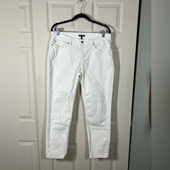 Eileen Fisher Denim - Eileen Fisher Cropped Jeans in white, size 12